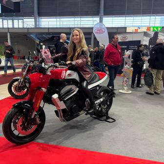 Novinky Jawy na výstavě Motosalon