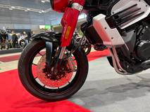 Novinky Jawy na výstavě Motosalon