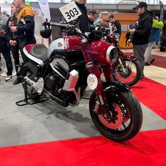 Novinky Jawy na výstavě Motosalon