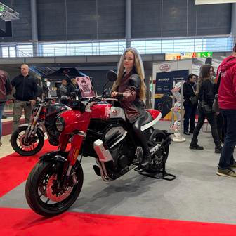 Novinky Jawy na výstavě Motosalon