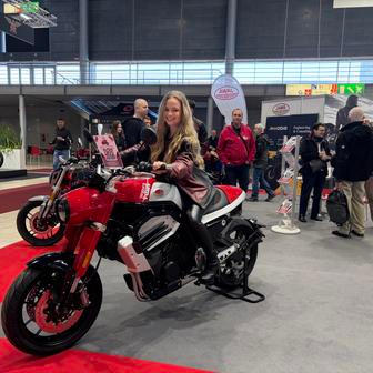 Novinky Jawy na výstavě Motosalon