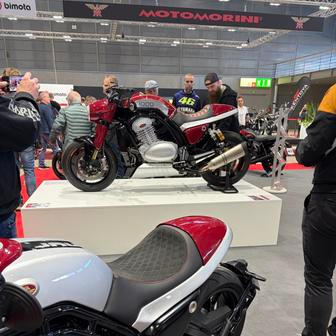 Novinky Jawy na výstavě Motosalon