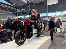 Novinky Jawy na výstavě Motosalon