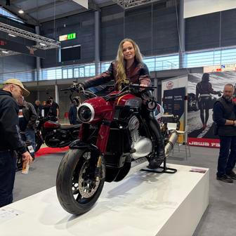 Novinky Jawy na výstavě Motosalon