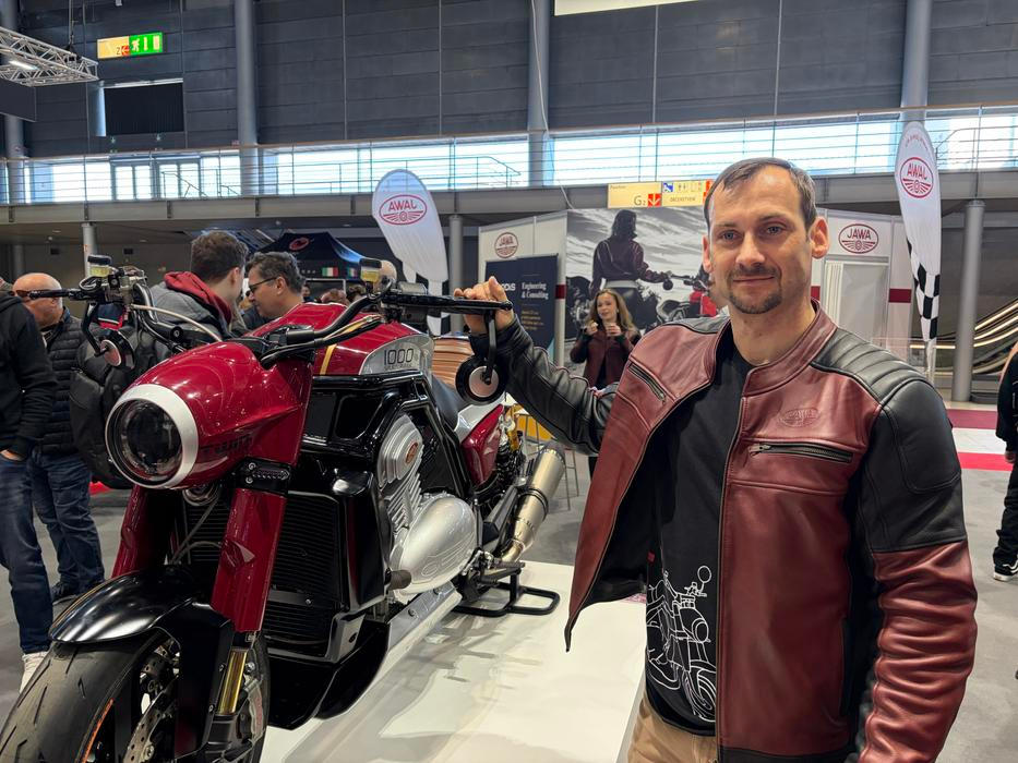 Novinky Jawy na výstavě Motosalon