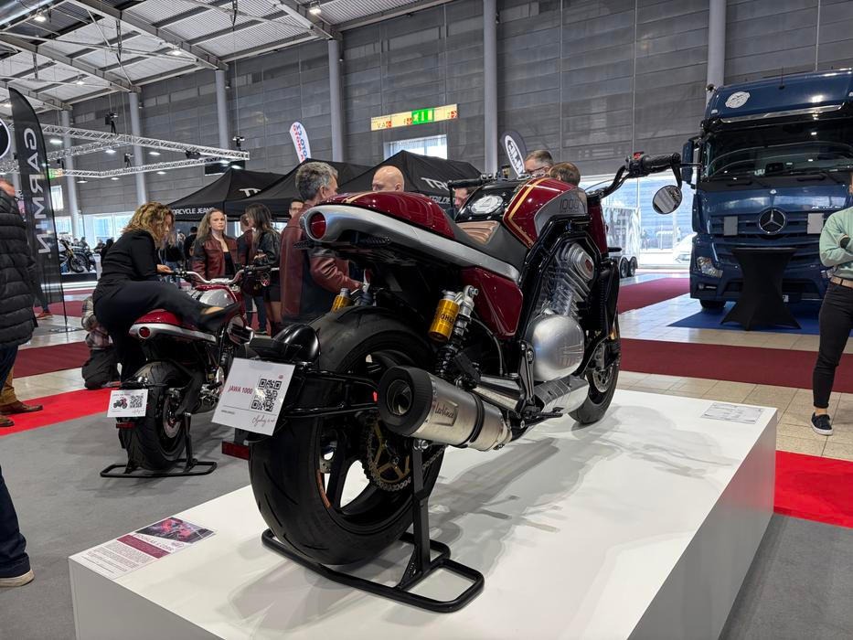 Novinky Jawy na výstavě Motosalon