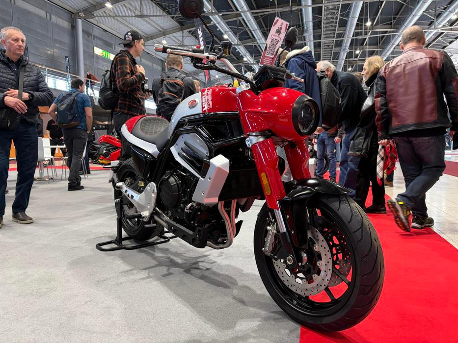 Novinky Jawy na výstavě Motosalon