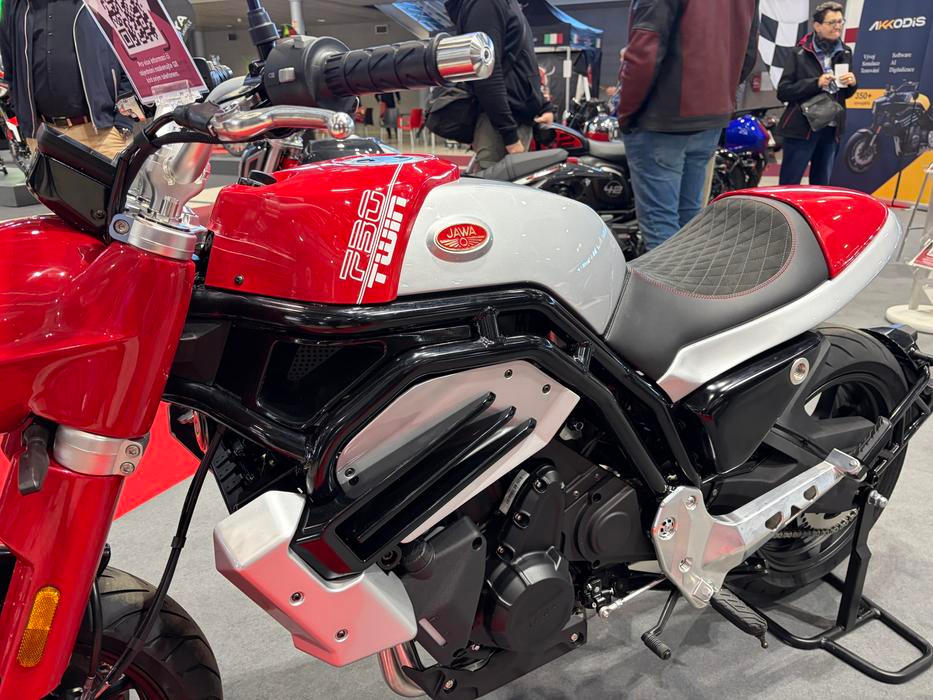 Novinky Jawy na výstavě Motosalon
