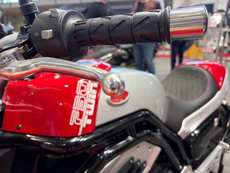 Novinky Jawy na výstavě Motosalon