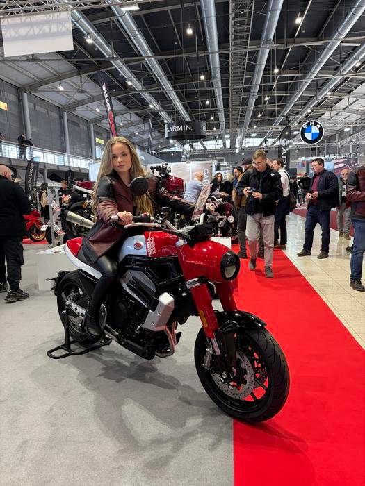 Novinky Jawy na výstavě Motosalon