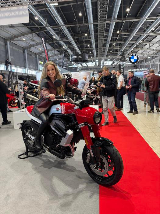 Novinky Jawy na výstavě Motosalon