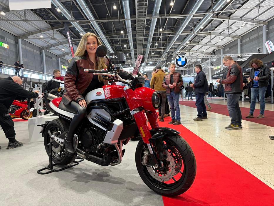 Novinky Jawy na výstavě Motosalon