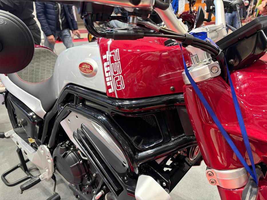 Novinky Jawy na výstavě Motosalon