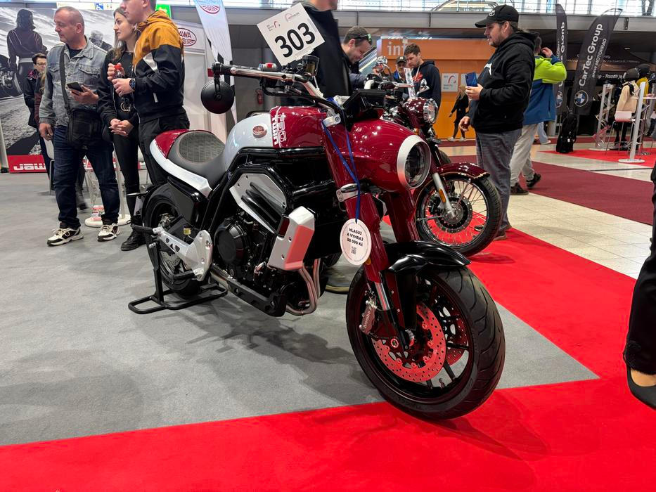 Novinky Jawy na výstavě Motosalon