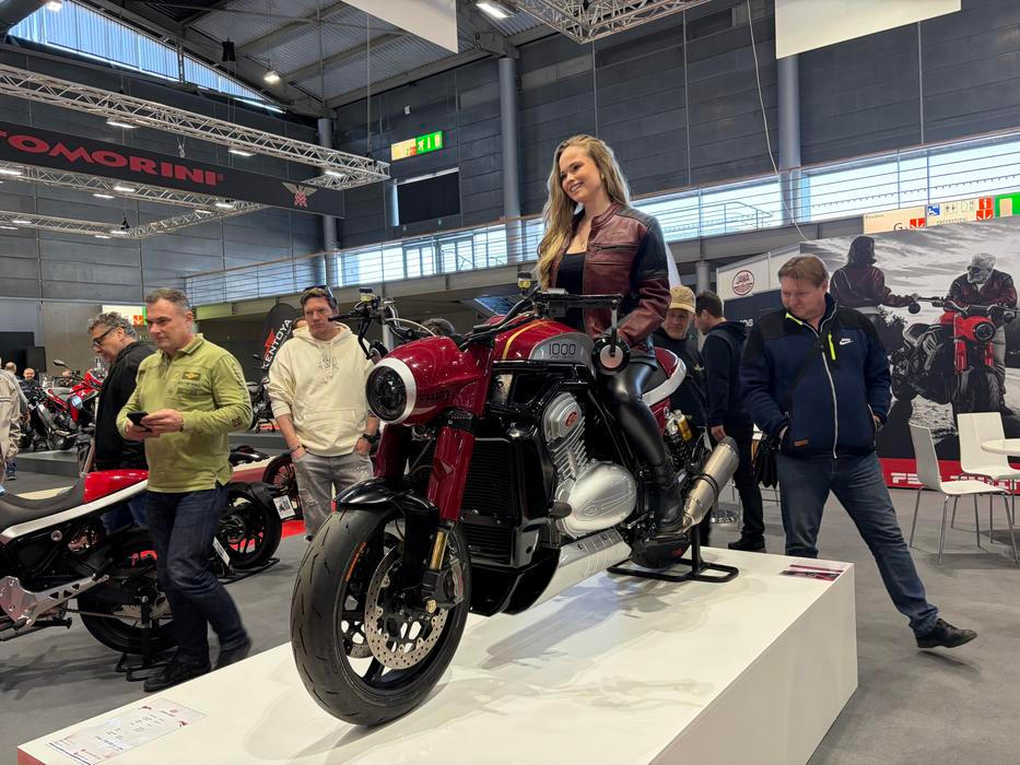 Novinky Jawy na výstavě Motosalon