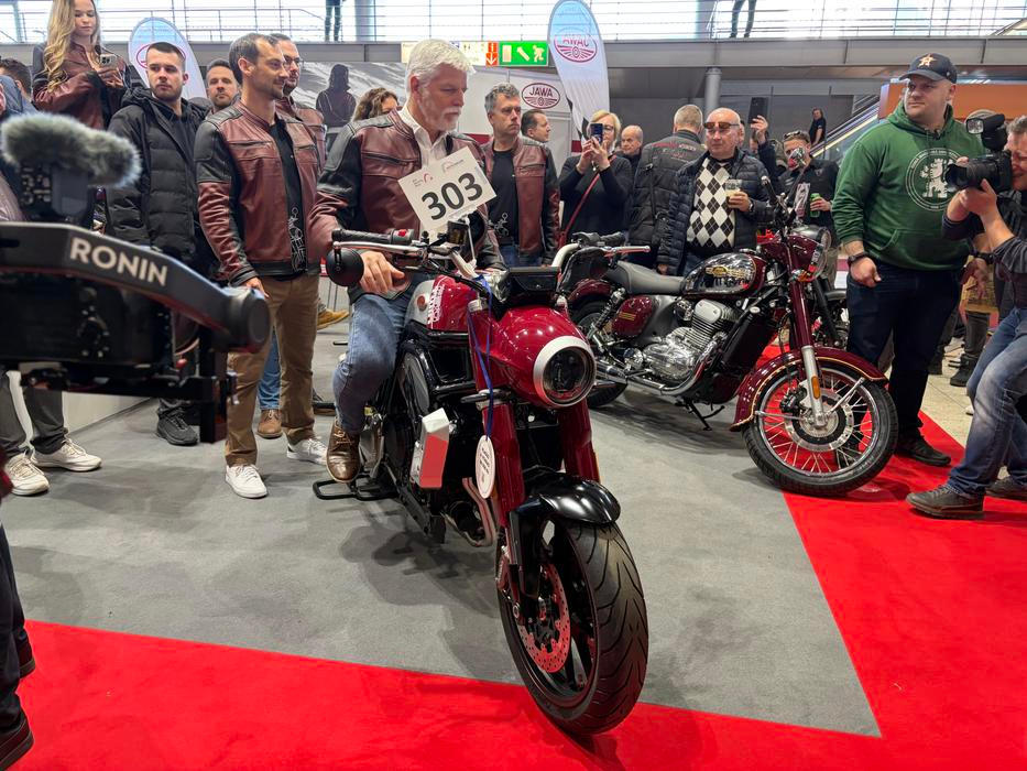 Novinky Jawy na výstavě Motosalon
