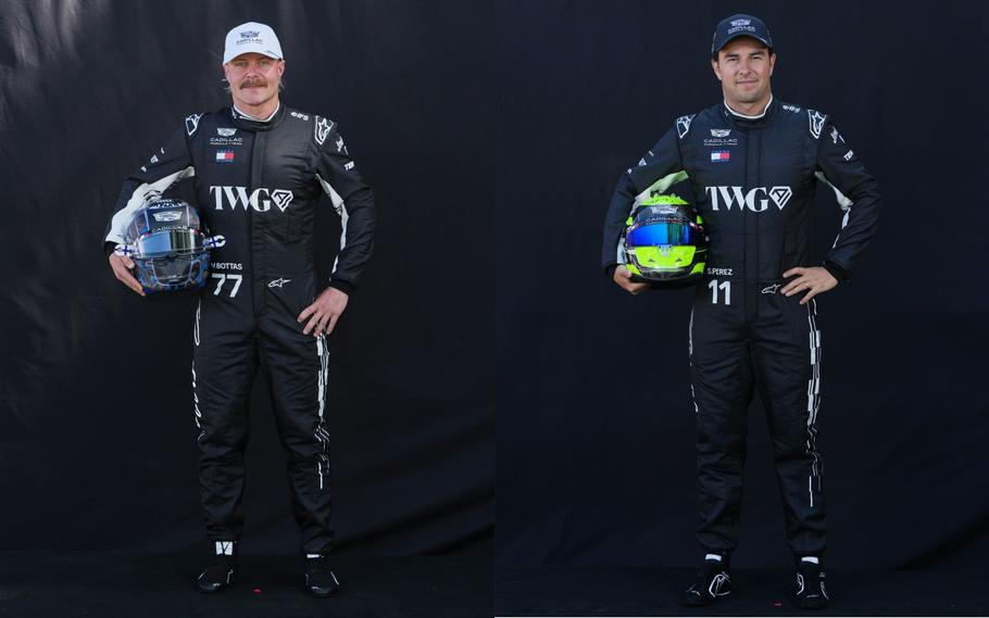 Piloti Cadillacu Valtteri Bottas a Sergio Pérez