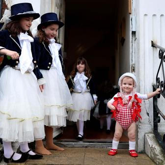 Purim ve stínu války: biblický příběh královny Ester se vrací  