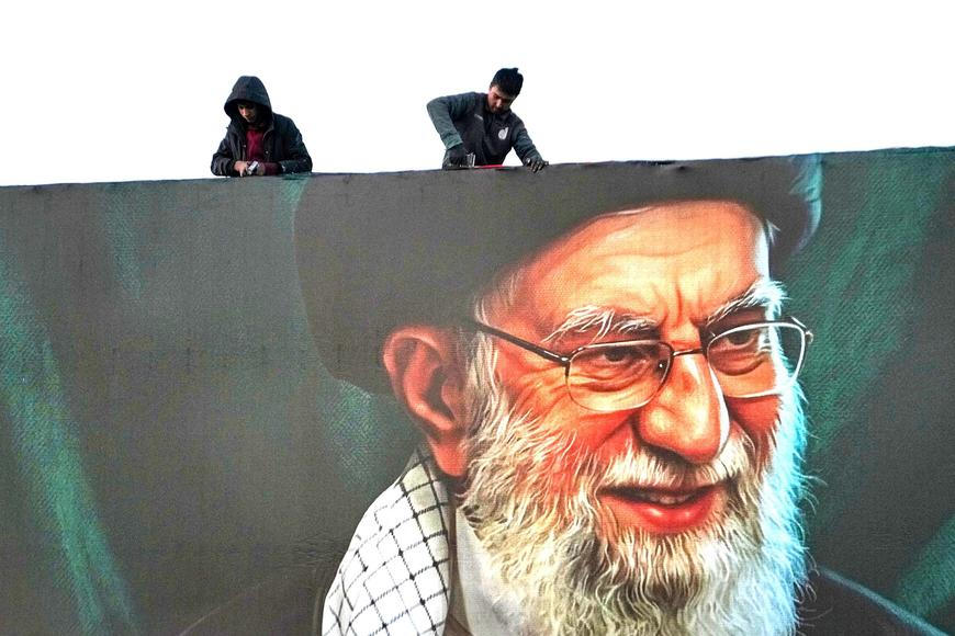 Od pádu režimu po chaos. Expert popsal čtyři možné scénáře dalšího vývoje v Íránu