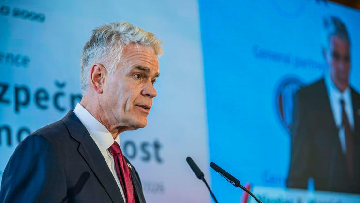 Americký velvyslanec v Praze Nicholas Merrick na konferenci Naše bezpečnost není samozřejmost.