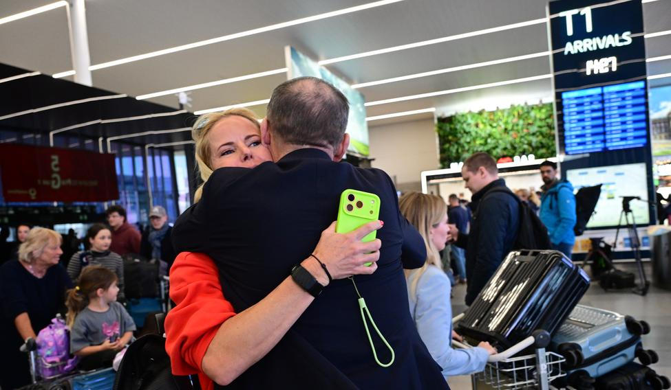 čeští turisté, přílet, návrat, repatriační let, Letiště Václava Havla Praha