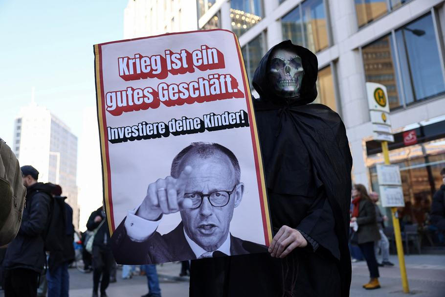 Protest against the potential return of military conscription, in Berlin