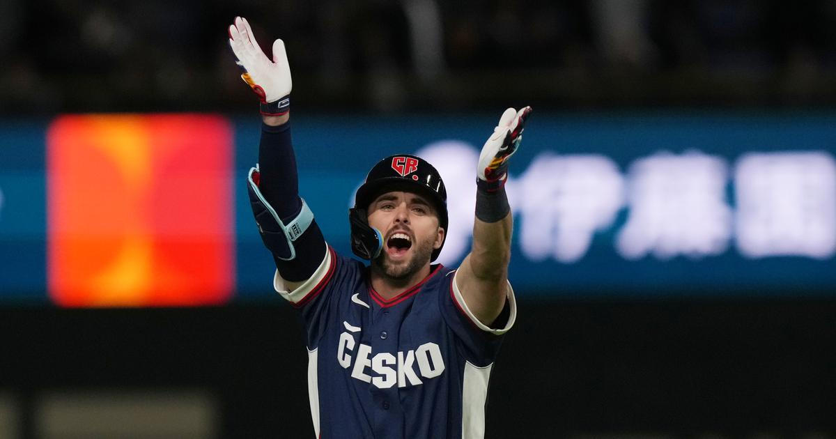 Po českých kořenech pátral u genealoga. Při debutu odpálil Vavra z Wisconsinu homerun