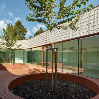 Architektura tu nemá jen sloužit péči, ale vytvářet prostředí pro důstojné a smysluplné stáří.