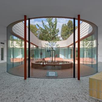 Tento detail se stal nejen dekorativním prvkem, ale také orientačním systémem domu.