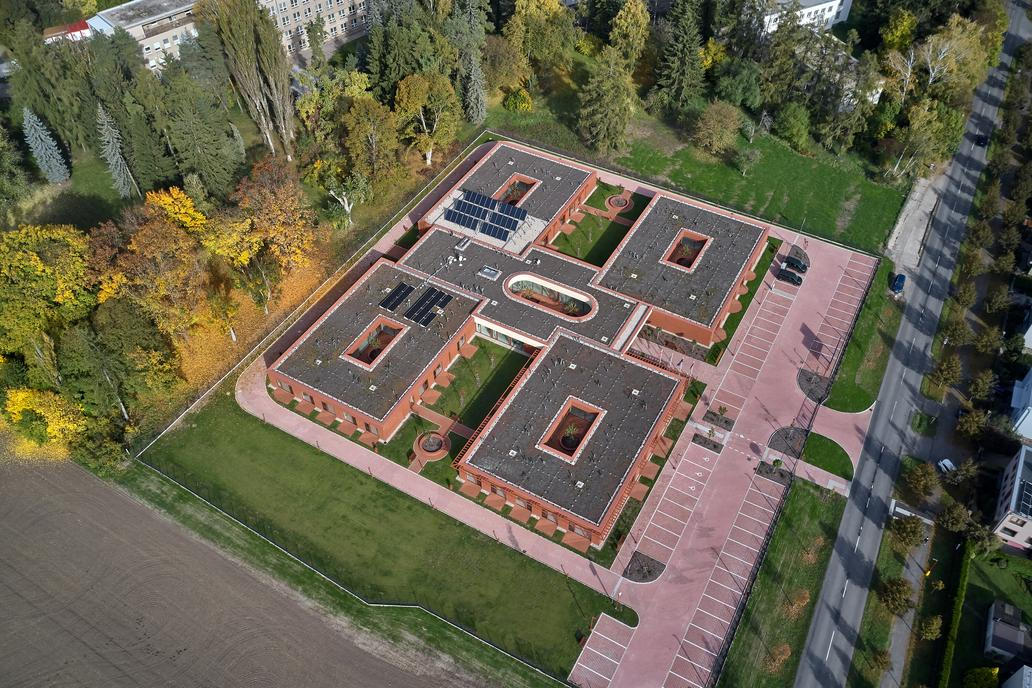 Je to místo, které může snadno vyvolávat tíživé asociace. 