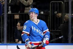 NHL: Toronto Maple Leafs at New York Rangers