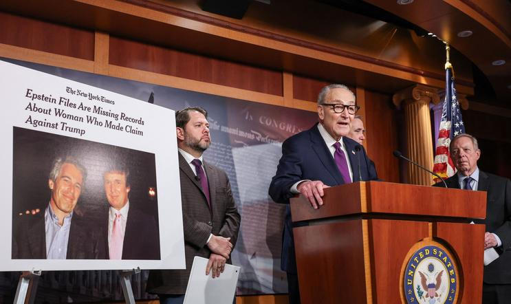 Demokraté v Senátu (na snímku) opakovaně vyzývali administrativu amerického prezidenta Donalda Trumpa, aby zveřejnila všechny dokumenty týkající se Jeffreyho Epsteina