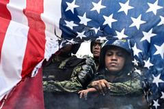 Škoda tyhle fotky minout: záchrana v oblacích, cyberwoman nebo psí oči