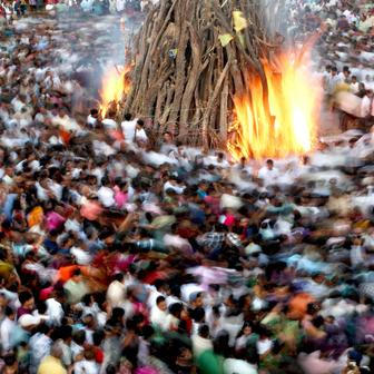 Škoda tyhle fotky minout: záchrana v oblacích, cyberwoman nebo psí oči
