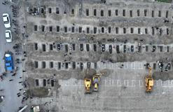 Škoda tyhle fotky minout: záchrana v oblacích, cyberwoman nebo psí oči