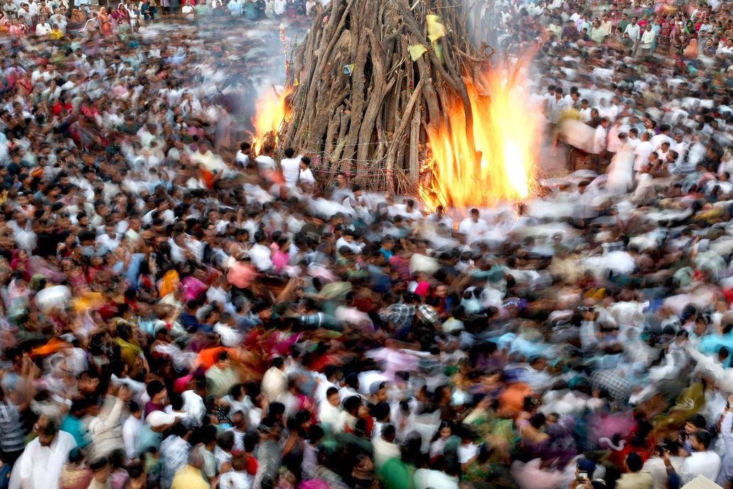 Škoda tyhle fotky minout: záchrana v oblacích, cyberwoman nebo psí oči