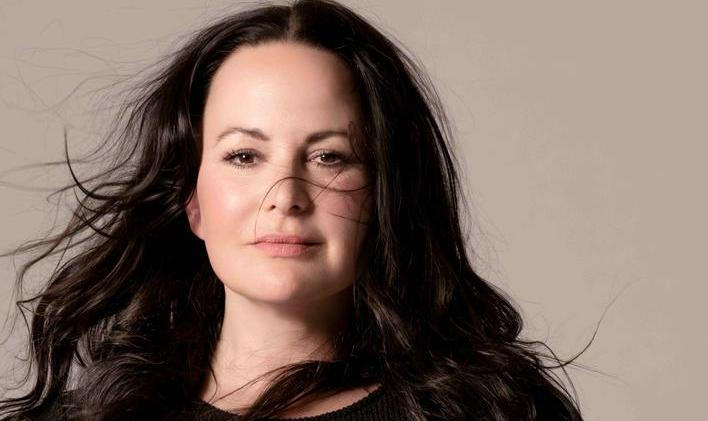 Herečka a zpěvačka Jitka Čvančarová vydává svůj první singl s názvem Přítelkyně noc.