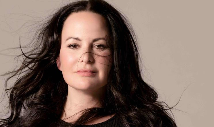 Herečka a zpěvačka Jitka Čvančarová vydává svůj první singl s názvem Přítelkyně noc.