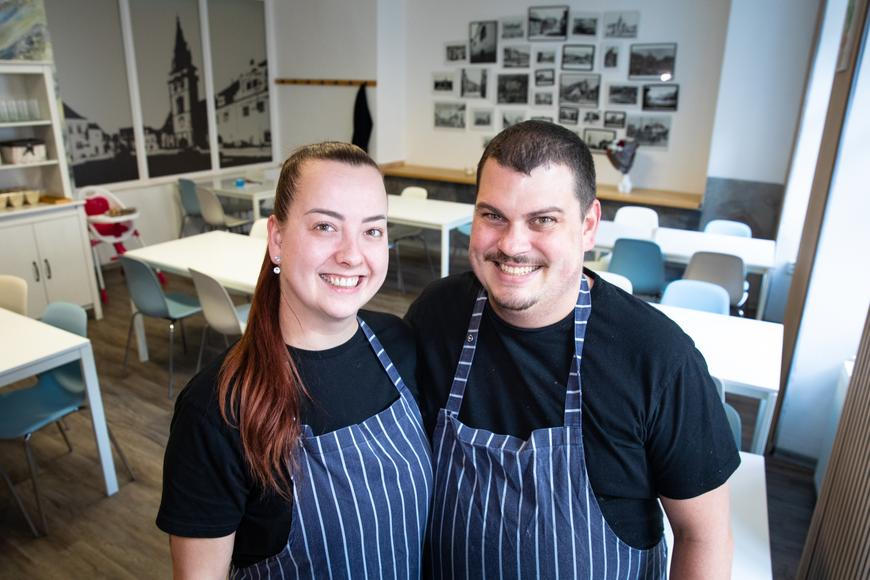 Chomutovská Jídelna Labuť si na nic nehraje a funguje to. V Gastropodniku roku Maggi nenajdete