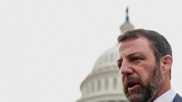 FILE PHOTO: Trump taps US Senator Mullin to replace Noem as DHS chief