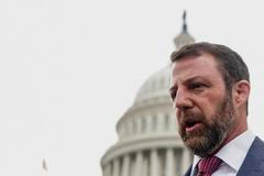 FILE PHOTO: Trump taps US Senator Mullin to replace Noem as DHS chief