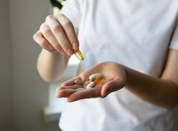 Žena po třicítce přemýšlí o péči o své zdraví. Právě v tomto období se mnoho žen začíná více zajímat o energii, regeneraci organismu a doplňky stravy, které mohou podpořit celkovou kondici i kvalitu pleti.