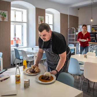 Jídelna Labuť v Chomutově