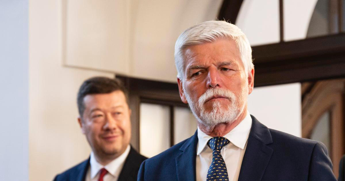 Podpora prezidenta vzrostla, podle mnohých ale příliš zasahuje do politiky