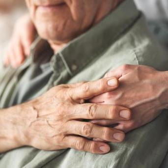 Všechny ty roky, kdy jsem si myslela, že nás opustil, byl ve skutečnosti v izolaci, podrobován mučení, o kterém se mi ani nesnilo. 