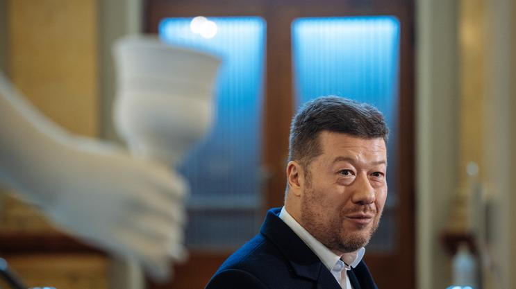 Schůze vlády, Tomio Okamura