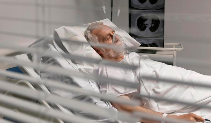 Mezi nejztrátovější výkony patří například sepse, anémie nebo srdeční selhání. „Což jsou ale zároveň věci, které řeší malé okresní a krajské nemocnice nejčastěji,“ říká šéf Asociace českých a moravských nemocnic Michal Čarvaš.