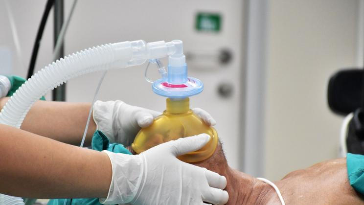 Ilustrační snímek / Zahraničí / Plicní ventilace / Koronavirus / Covid-19 / Dýchání / Nemocnice / Intenzivní péče / JIP / Shutterstock