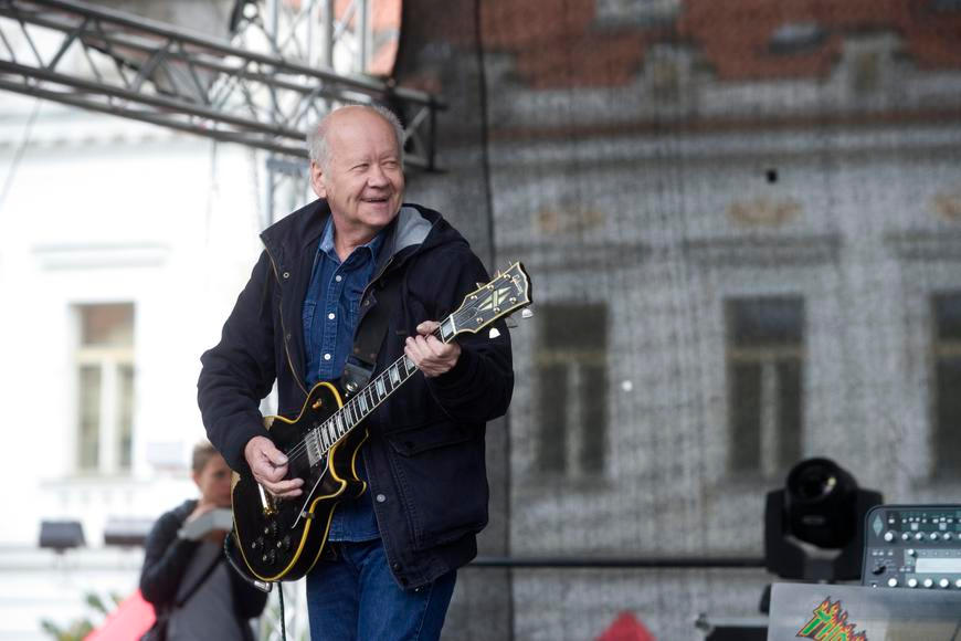 Rok vzpomínek na kytaristu Hladíka přinese turné i knihu. Vyvrcholí dokumentem Má hra