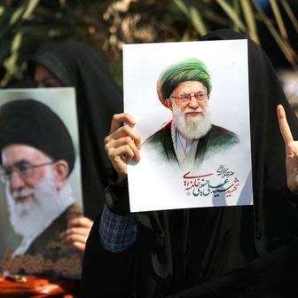 Barel ropy nad 100 dolarů. Trump: „Malá cena za světový mír“